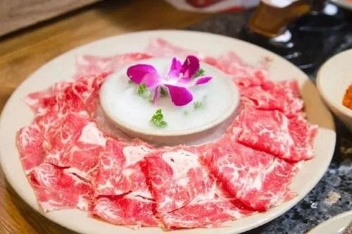 有名的特色火锅美食是吃货们的挚爱(图1)