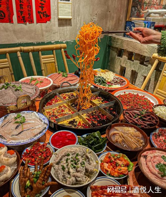 重庆美食：辣味与麻辣共舞的美食天堂(图1)