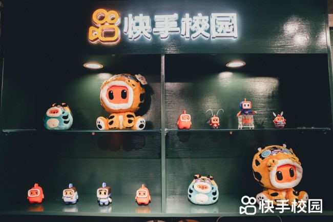 快手校园免费请重庆大学生吃火锅！快闪活动享美食文化盛宴(图2)