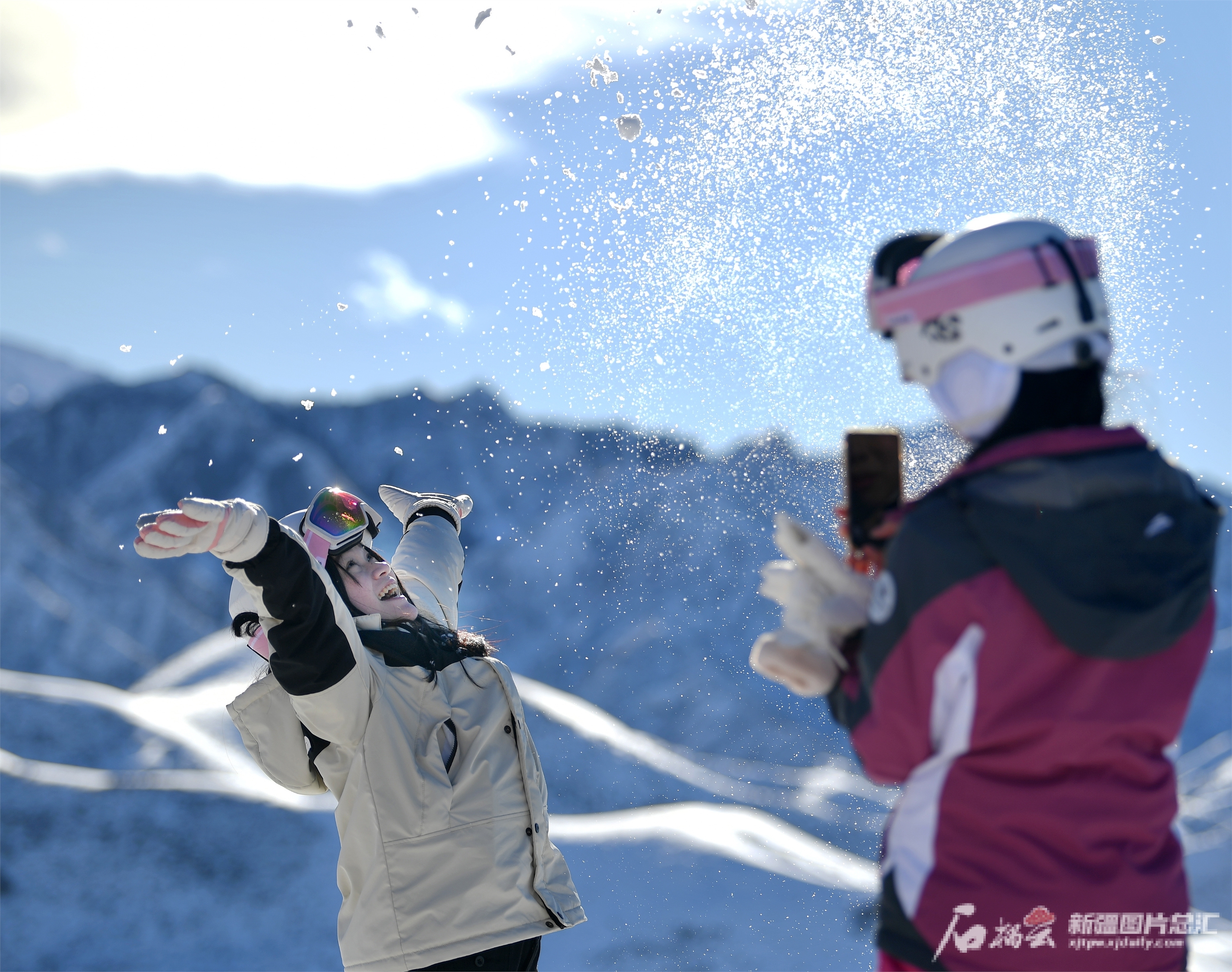 追着雪花看新疆丨走！去滑雪场滑雪(图4)