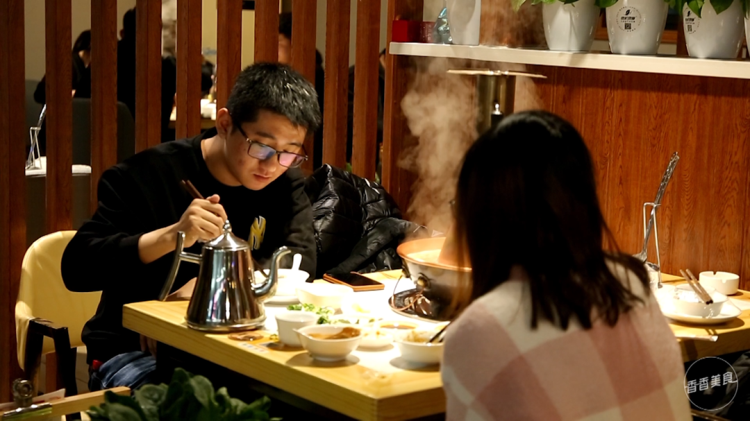 冬季美食清单里少不了的涮锅据说这样吃才叫任性(图1)