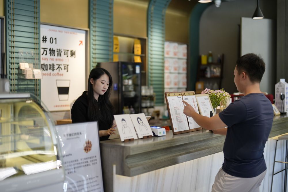 餐饮收入超5万亿元！美食撬动消费新活力(图2)