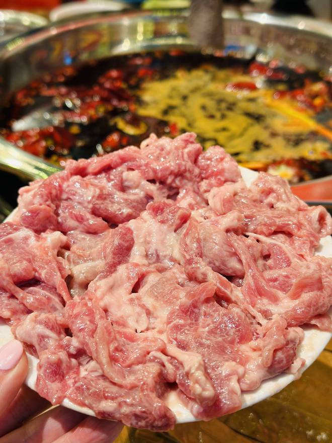 重庆五里店藏着一家十年前物价的火锅店(图1)