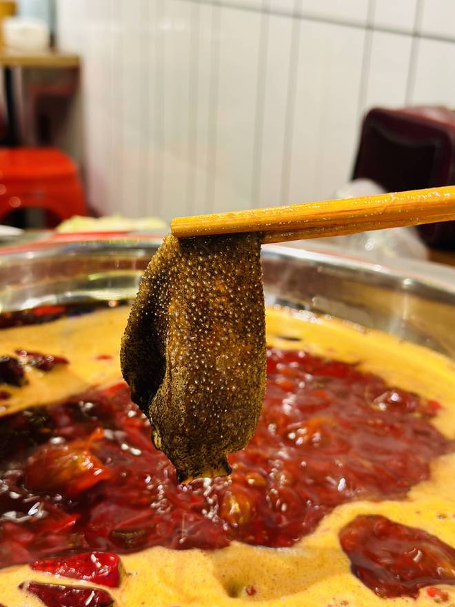 重庆五里店藏着一家十年前物价的火锅店(图3)