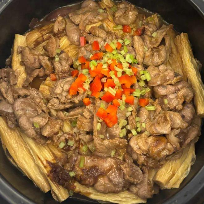 感谢潮汕人的发明！牛肉不涮火锅还能这么鲜嫩下饭天团再添一员！(图1)