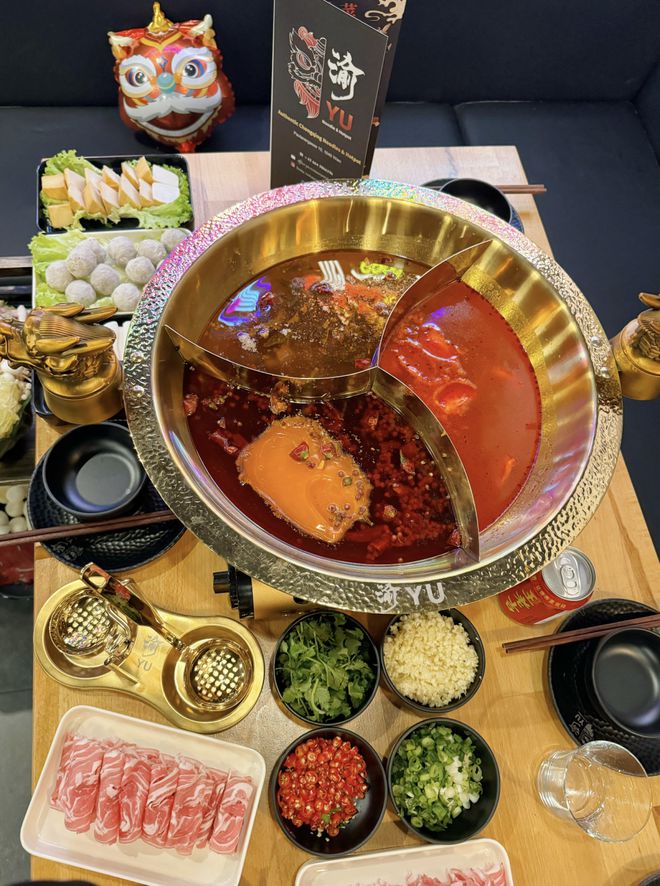 龙年就要吃“龙头火锅”！奥地利90后“华二代”重新定义欧洲“重庆美食”！(图1)