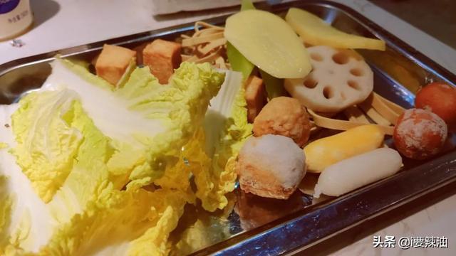 南京金盛路美食风很大的自助酱大骨火锅58块钱吃肉吃到爽?(图9) 南京金盛路美食风很大的自助酱大骨火锅58块钱吃肉吃到爽?(图9)
