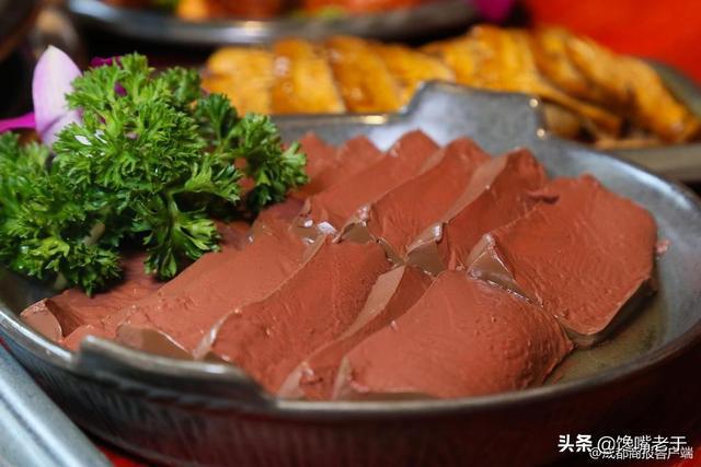 吃火锅时:最受欢迎的7种“人造美食”看看你都吃过哪几种?(图4) 吃火锅时:最受欢迎的7种“人造美食”看看你都吃过哪几种?(图4)