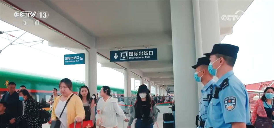 串点成线、跨境交流、方便快捷 多条铁路线路为春运“增光添彩”(图5)