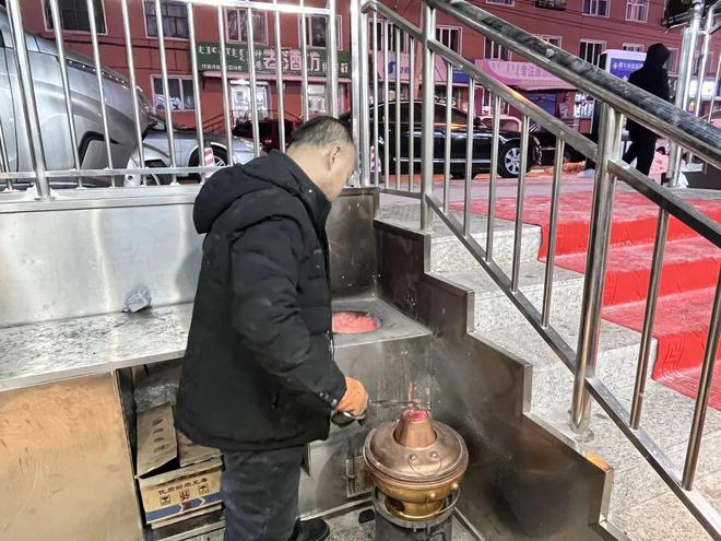 新春走基层丨成就万家“团圆饭” 他们让这个春节年味“食”足！(图4)