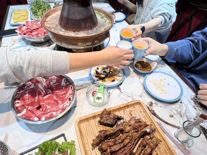 新春走基层丨成就万家“团圆饭” 他们让这个春节年味“食”足！(图2)