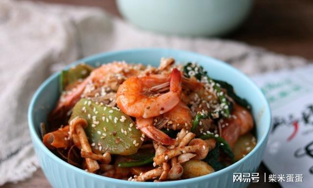 家庭版的麻辣香锅食材任意搭配麻辣鲜香真过瘾(图1)