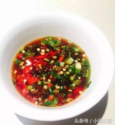 6款让人上瘾的火锅蘸料冬天到了你还在火锅店的小料面前纠结吗(图1)