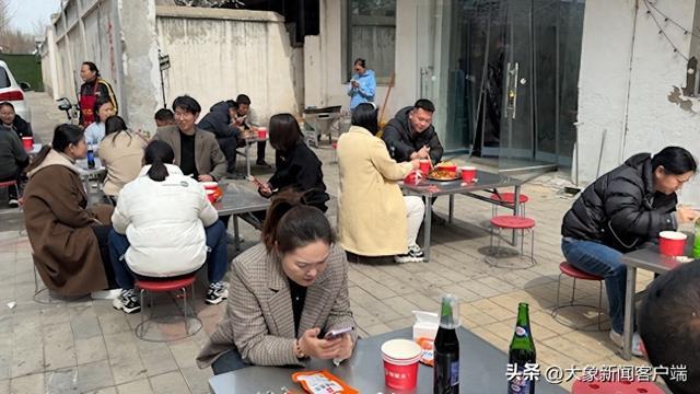 郑州一火锅店“爆改”成天水麻辣烫店：日接待千余名顾客(图1)