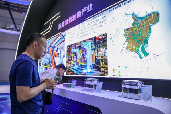 聚焦西洽会｜50余类“綦江造”产品集中亮相(图1)