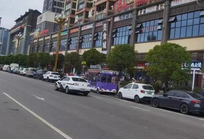 有稳定客源!镇雄御景湾150平门面转让!(图2) 有稳定客源!镇雄御景湾150平门面转让!(图2)