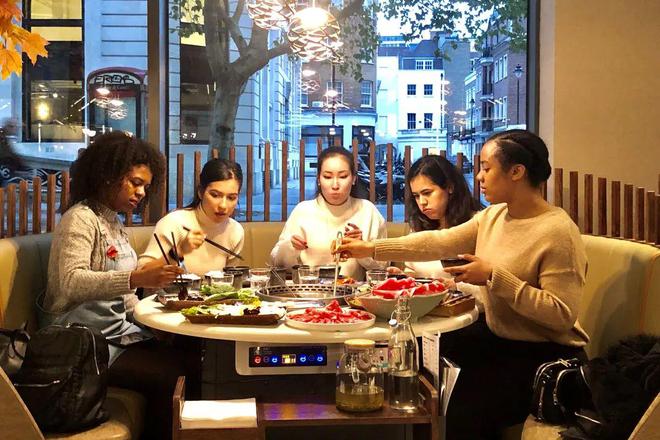 中餐出海一口火锅能否熬出全球连锁？ 逐潮向海(图2)