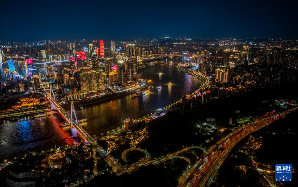 高温挡不住出游热情 重庆暑期旅游人气旺(图1)