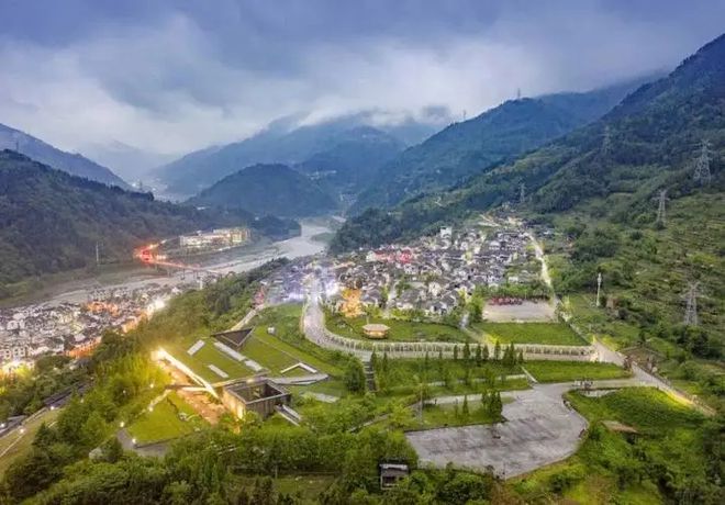 四川旅游7天路线推荐想旅游？看完这一篇就足够了！(图4)