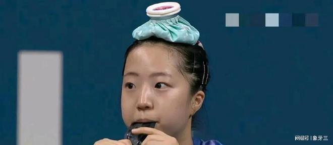 申裕斌发文称喜欢成都表达了自己的喜爱还说火锅很好吃(图1)