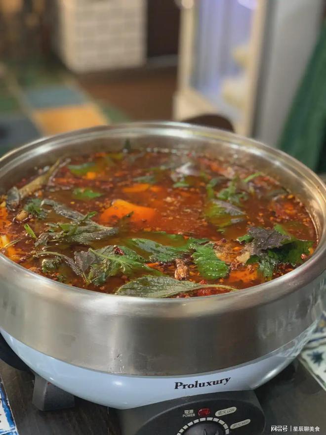 紫苏鱼火锅冬天驱寒暖身(图1)