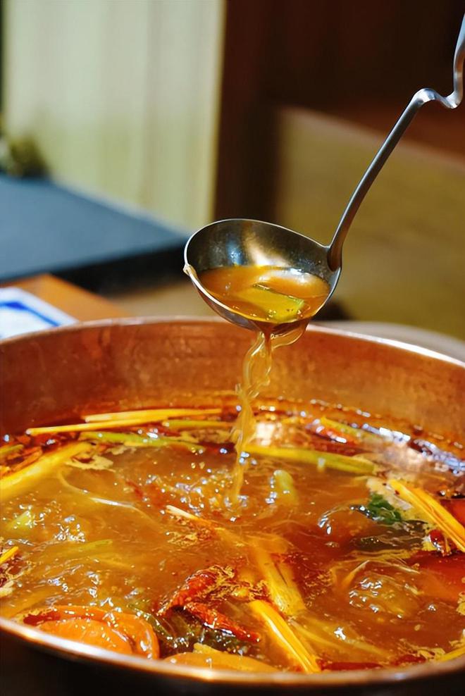 遇云肴酸菜牛肉火锅：云南美食的冬日时光(图1)