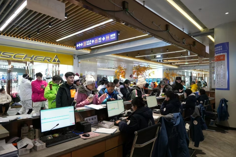 阿勒泰热“雪”迎春 接待游客12143万人次(图1)