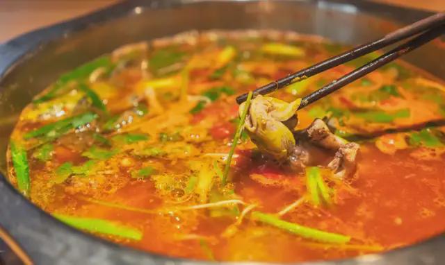 牛瘪火锅、虾酸火锅还是你们贵州人吃比较厉害(图3)