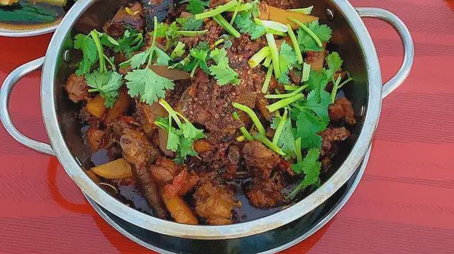 牛瘪火锅、虾酸火锅还是你们贵州人吃比较厉害(图11)