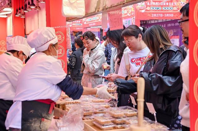 “永不落幕”的美食文化节在广州上下九开幕(图2)