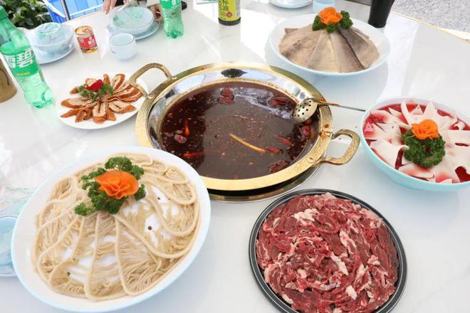 【福利】酒村里的花田火锅开启春日味蕾狂欢！(图2)