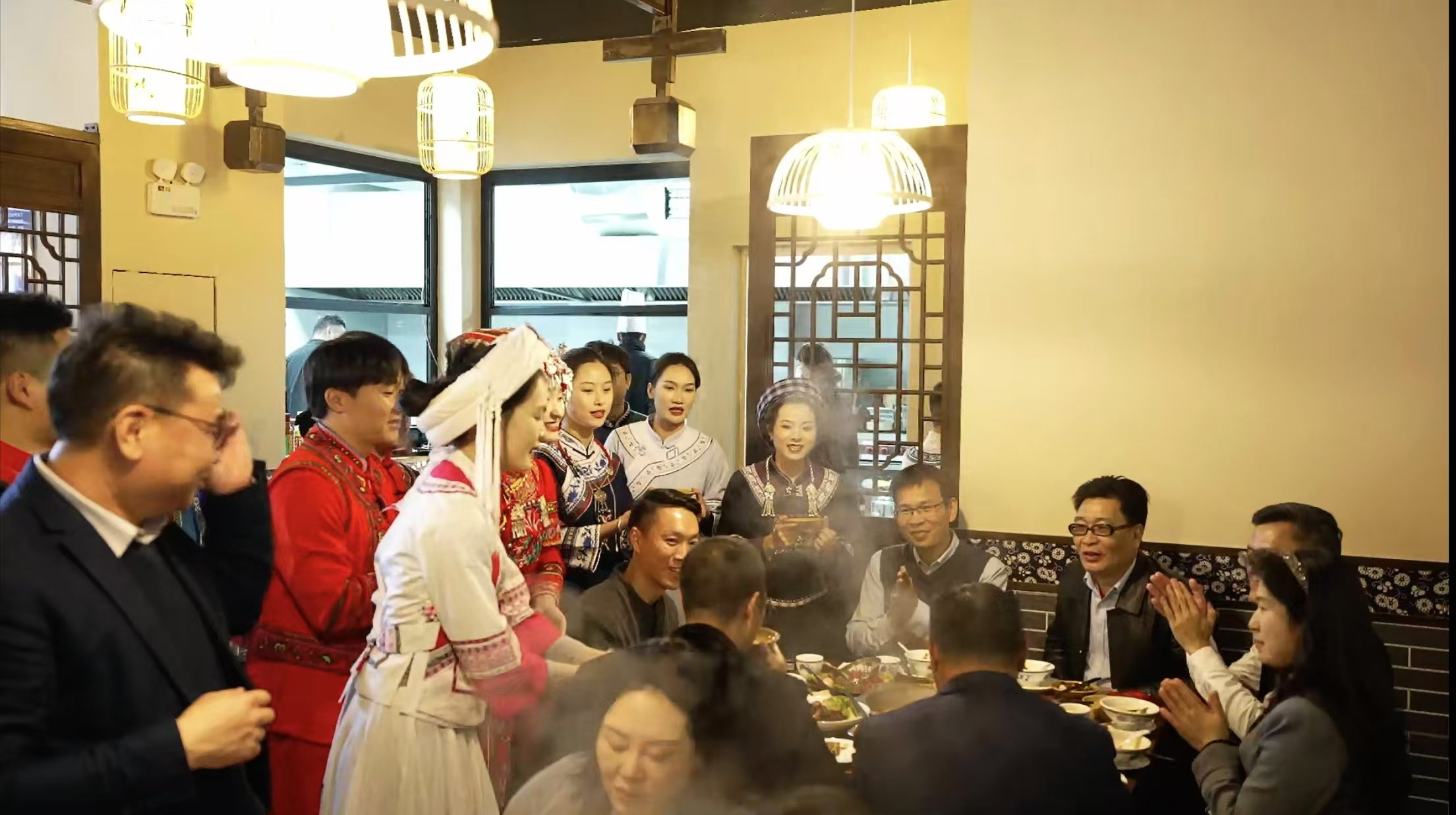 册亨布依族主题餐厅落户惠城 主打秘制酸汤火锅(图1) 册亨布依族主题餐厅落户惠城 主打秘制酸汤火锅(图1)