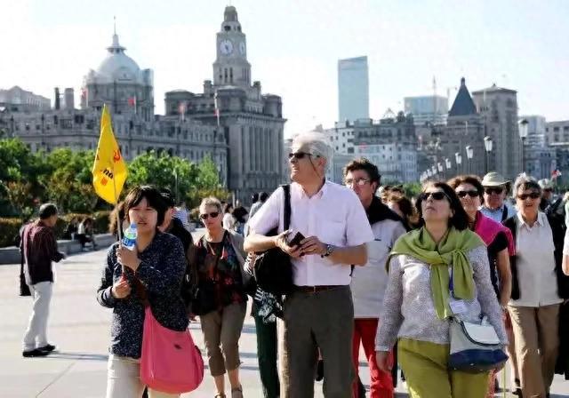 外国人来中国崩溃面面观：从高铁惊魂到筷子战斗全球打脸(图1)
