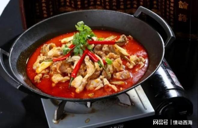脑袋里面一条虫男子吃完牛蛙火锅后不幸中招：牛蛙一定要烫熟(图4)