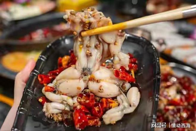 脑袋里面一条虫男子吃完牛蛙火锅后不幸中招：牛蛙一定要烫熟(图5)