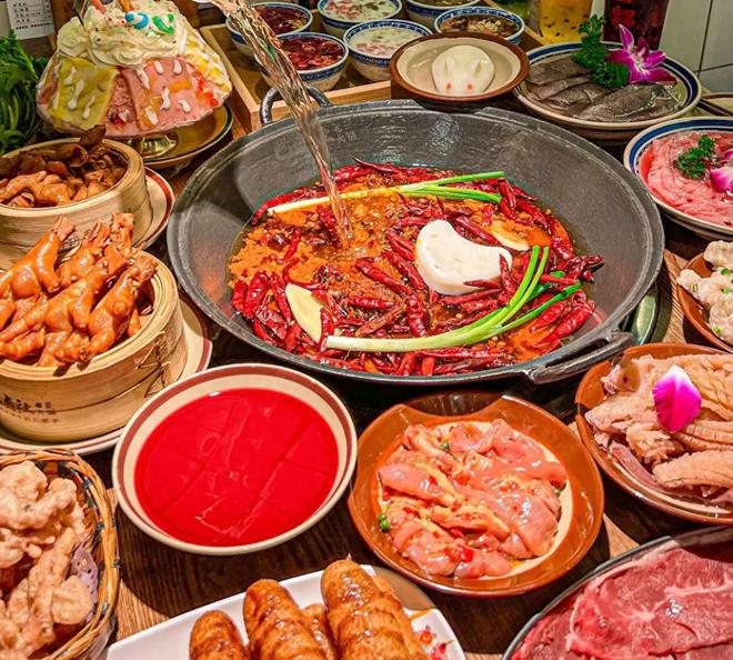 重庆旅行体验指南：必吃美食、必去景点和独特的人文风情(图1)