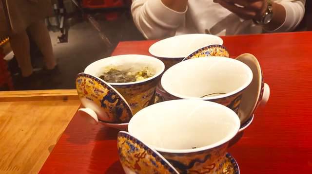 武汉江夏城区有家传统老火锅店排队1小时只为畅快涮肉吃(图2)