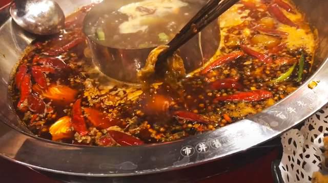 武汉江夏城区有家传统老火锅店排队1小时只为畅快涮肉吃(图7)