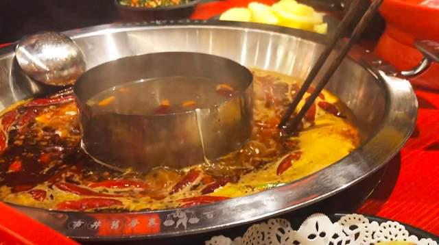武汉江夏城区有家传统老火锅店排队1小时只为畅快涮肉吃(图4)