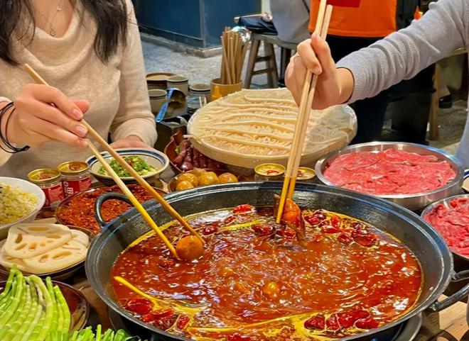 风靡江西的季季红火锅为何走不出江西?广东网友:实力不允许(图5) 风靡江西的季季红火锅为何走不出江西?广东网友:实力不允许(图5)