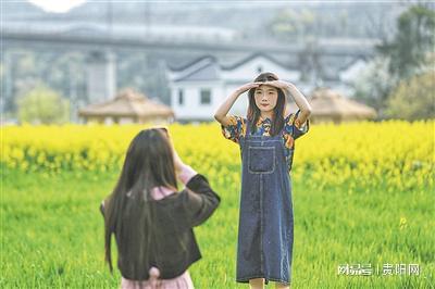 观山湖区朱昌镇：“花田火锅”烹热“春日经济”(图1)