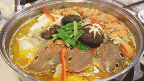 全方位火锅美食攻略：热门火锅食材、秘制蘸料配方、人气店推荐(图3)