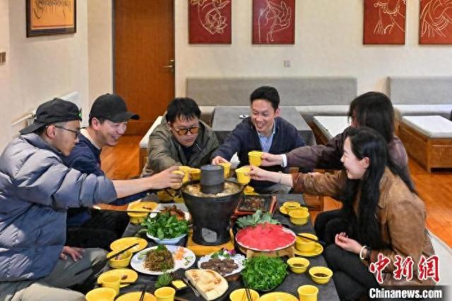 寻味香格里拉 藏式火锅里的团圆新意(图1)