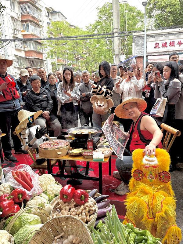 社区火锅遇见市井烟火:笨小孩菜市火锅创新演绎社区餐饮新范式(图4) 社区火锅遇见市井烟火:笨小孩菜市火锅创新演绎社区餐饮新范式(图4)