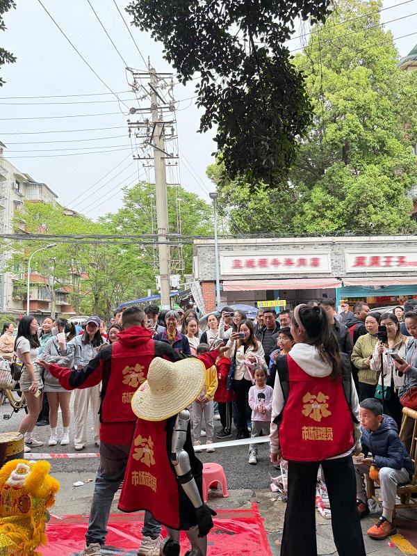 社区火锅遇见市井烟火:笨小孩菜市火锅创新演绎社区餐饮新范式(图6) 社区火锅遇见市井烟火:笨小孩菜市火锅创新演绎社区餐饮新范式(图6)