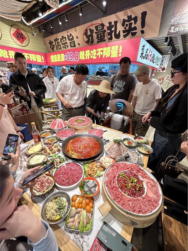社区火锅遇见市井烟火:笨小孩菜市火锅创新演绎社区餐饮新范式(图9) 社区火锅遇见市井烟火:笨小孩菜市火锅创新演绎社区餐饮新范式(图9)
